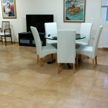 Lovely 2-Bedroom Apartment At Greek Riviera Vári Dış mekan fotoğraf