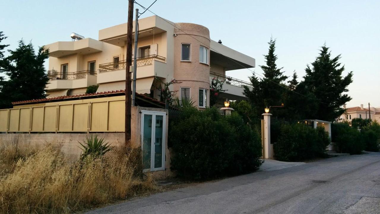 Lovely 2-Bedroom Apartment At Greek Riviera Vári Dış mekan fotoğraf