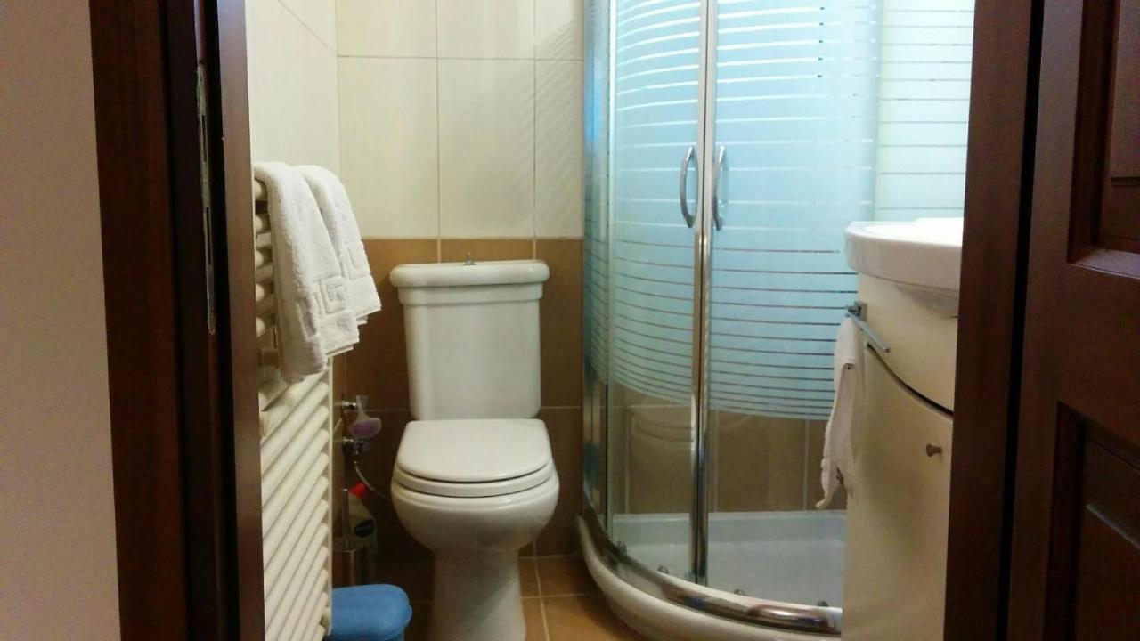 Lovely 2-Bedroom Apartment At Greek Riviera Vári Dış mekan fotoğraf