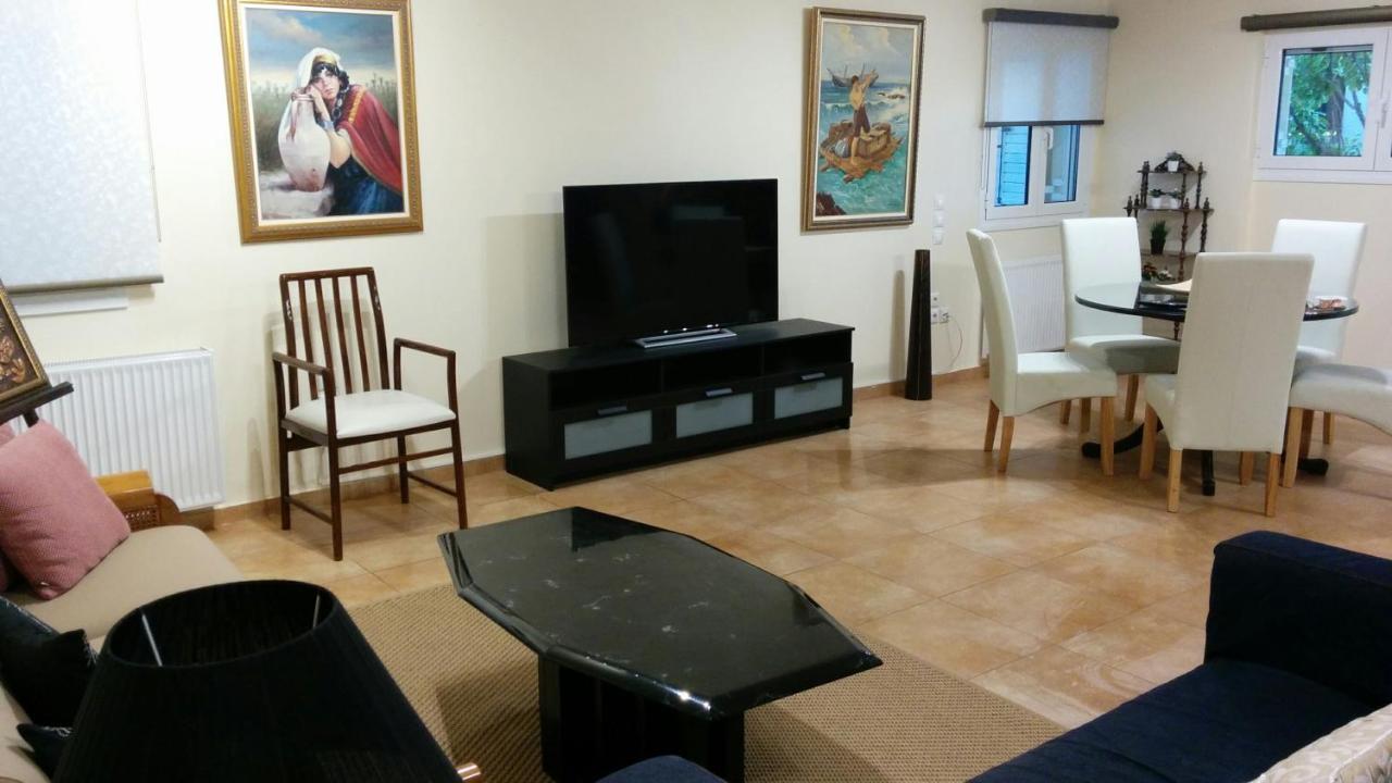 Lovely 2-Bedroom Apartment At Greek Riviera Vári Dış mekan fotoğraf